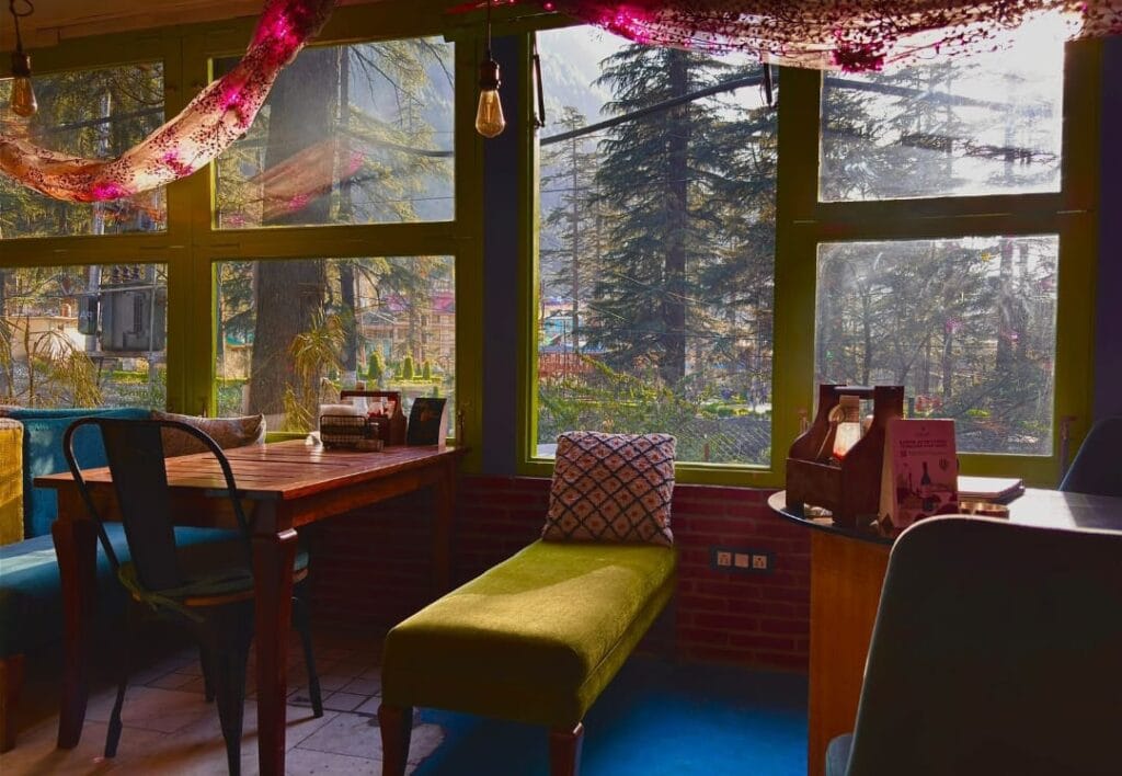 cafe in kasol